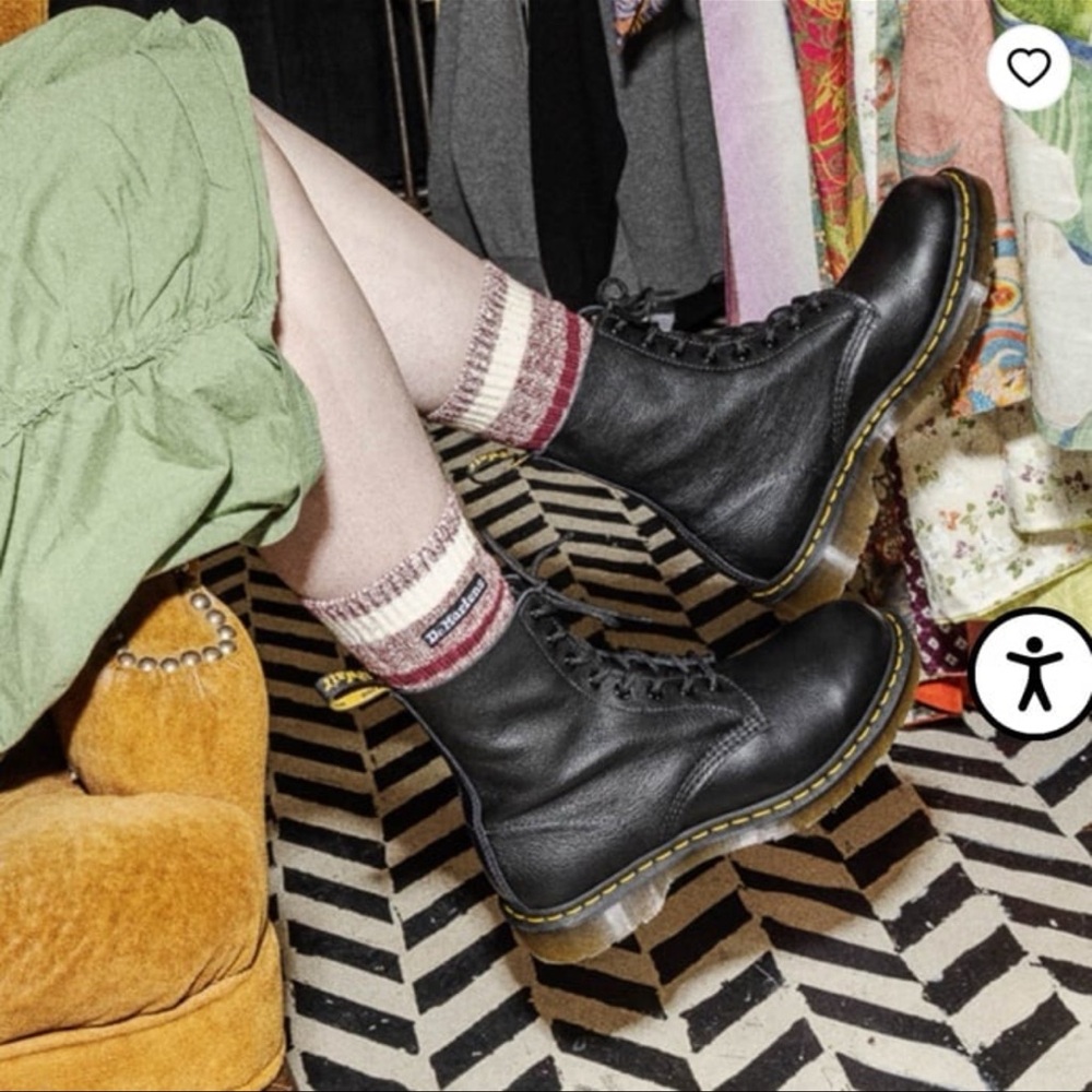 Dr. Martens 1460 Pascal Black Eyelet Lace Up